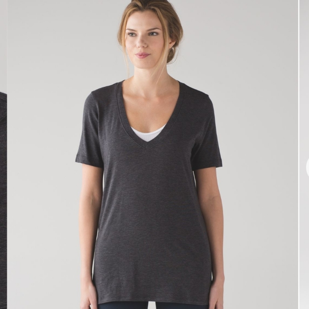 🗻 Lululemon Love Tee IV Mini Stripe Heathered Pitch Grey Black